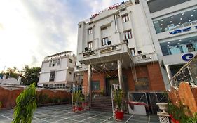Babian Lucknow 3*